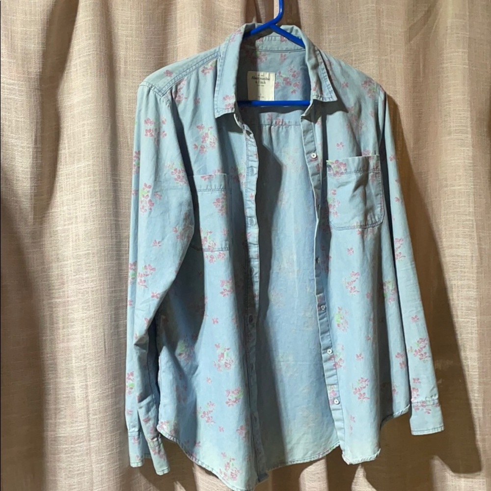 Abercrombie and Fitch Floral Long Sleeve Top